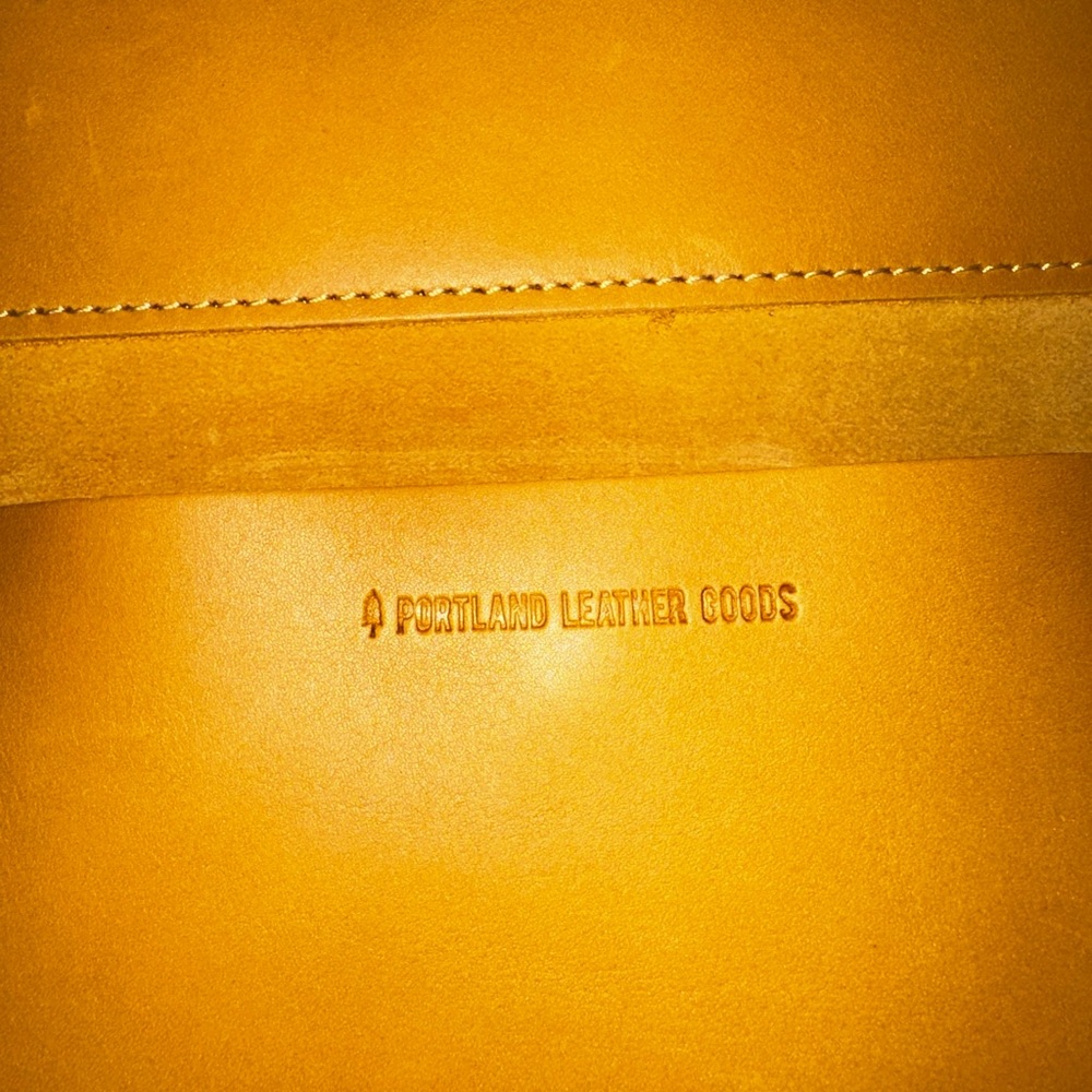 Portland Leather Goods
Crossbody Tote
FREE Matching Leather Wallet🤗 - Picture 10 of 15